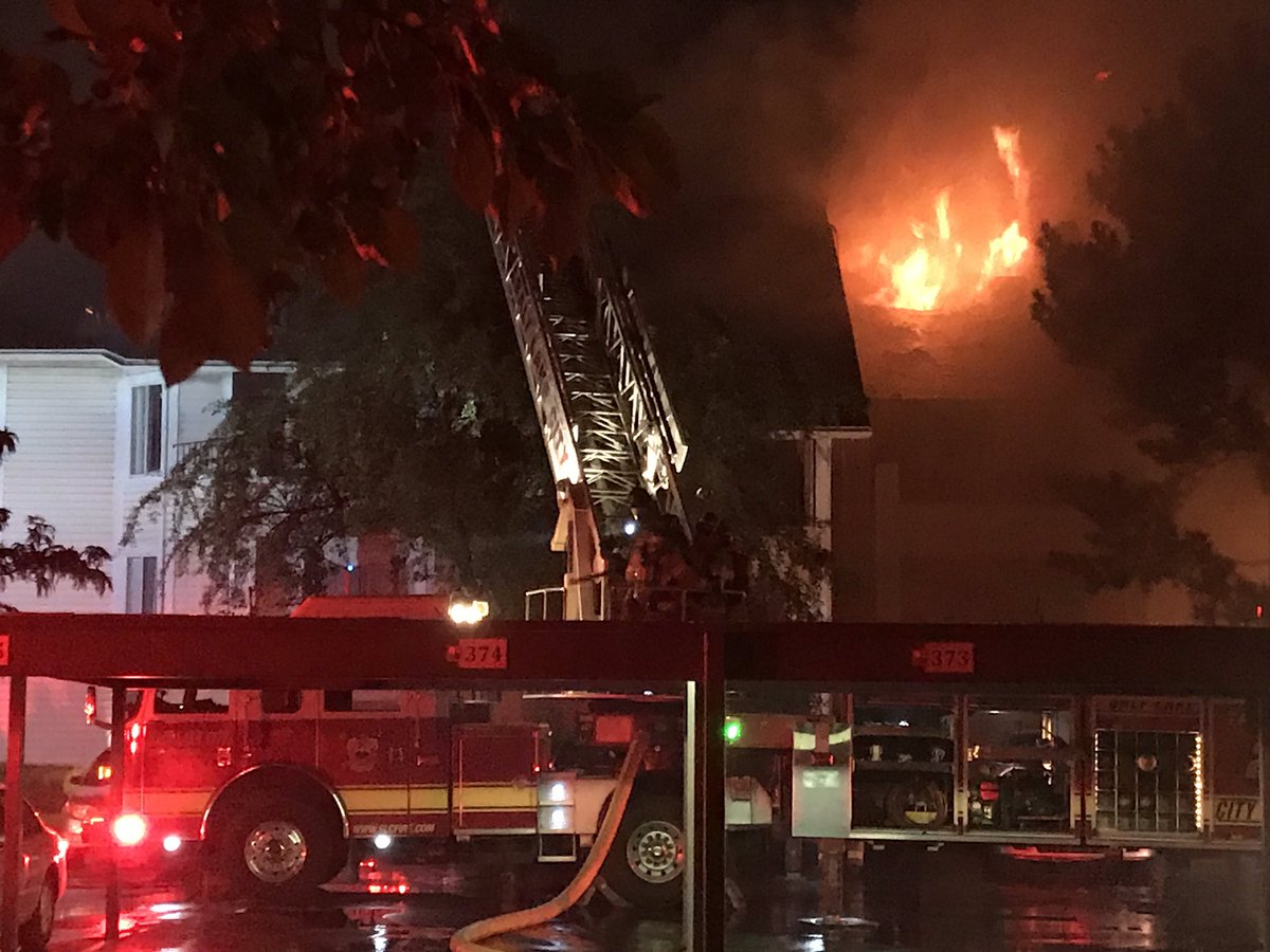 Early morning fire tears through SLC apartment complex