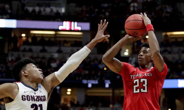 Texas Tech guard Jarrett Culver, right, shoots over Gonzaga forward Rui Hachimura during the second...
