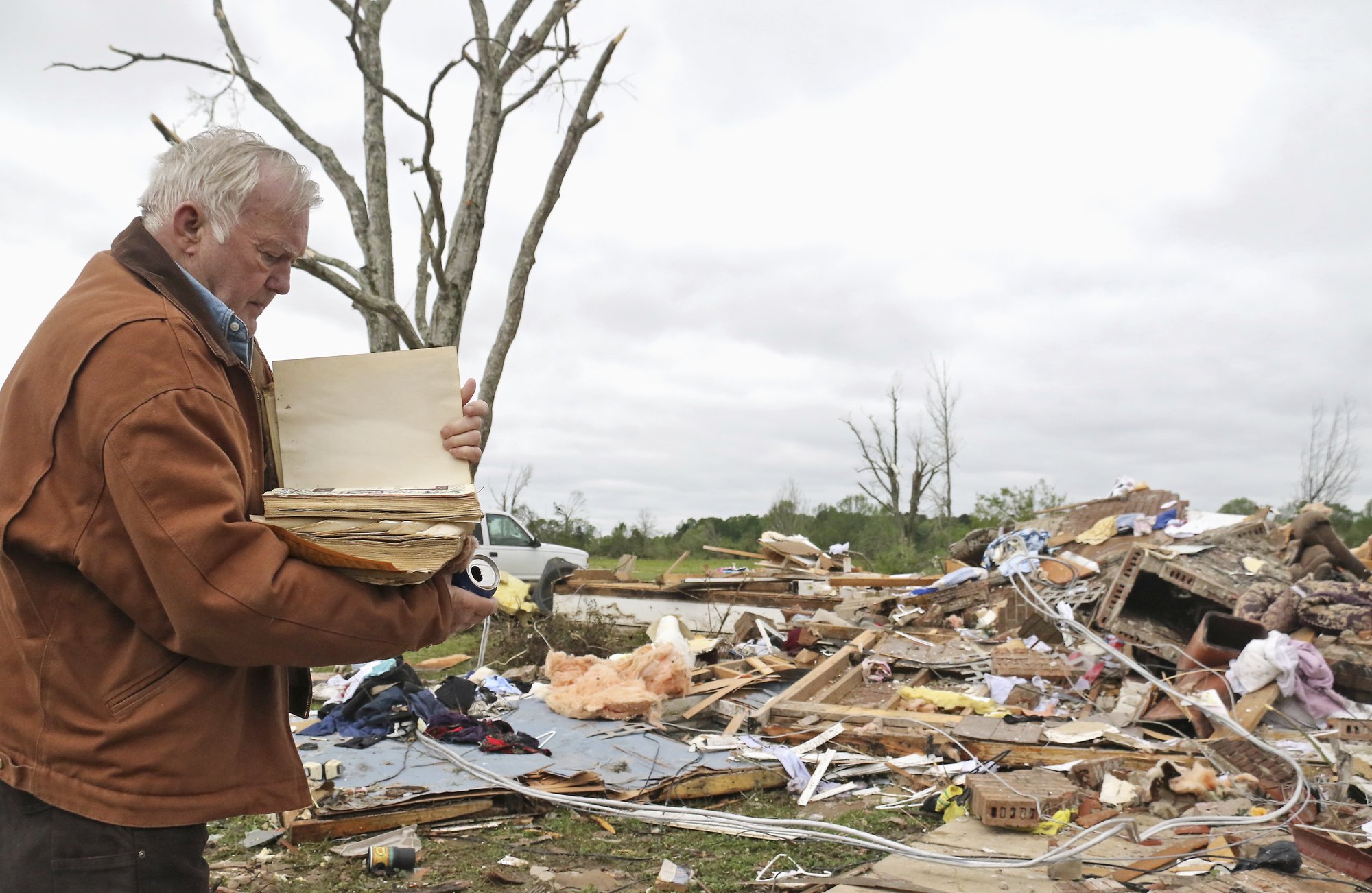 Strong storms in US South kill at least 8 and injure dozens