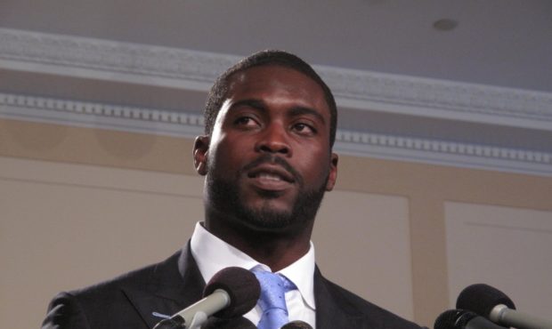 Michael Vick is going back to the NFL Pro Bowl, this time as one of four NFL Legends Pro Bowl Capta...
