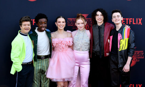 SANTA MONICA, CALIFORNIA - JUNE 28: (L-R) Gaten Matarazzo, Caleb McLaughlin, Millie Bobby Brown, Sa...