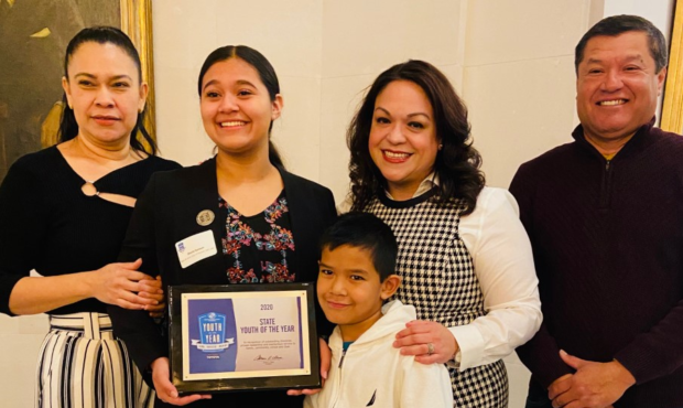 Senator Luz Escamilla congratulated and introduced Sheila Hernandez Salazar with the 2020 Boys & Gi...