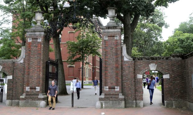Trump rescinds student rule...