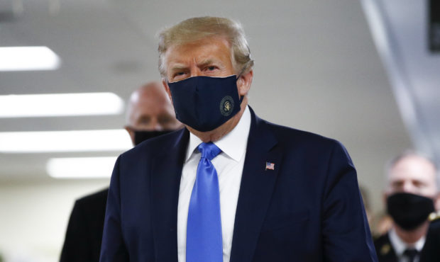 Trump wears mask in public for first time during pandemic...