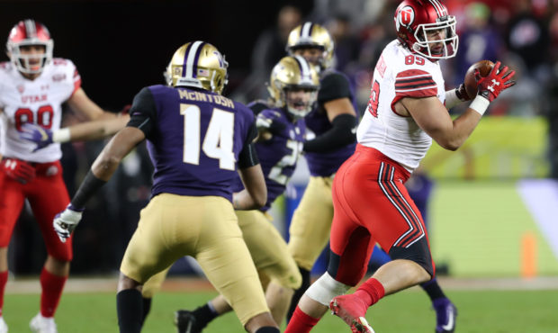 Pac 12 University of Utah Washington Huskies football...