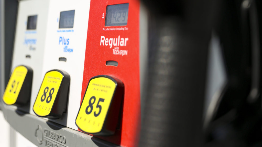 Gas prices drop ahead of Fourth of July - KSLNewsRadio