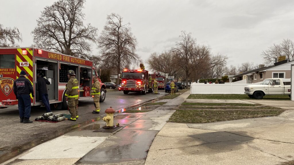 House fire displaces family of six in Salt Lake City - KSLNewsRadio