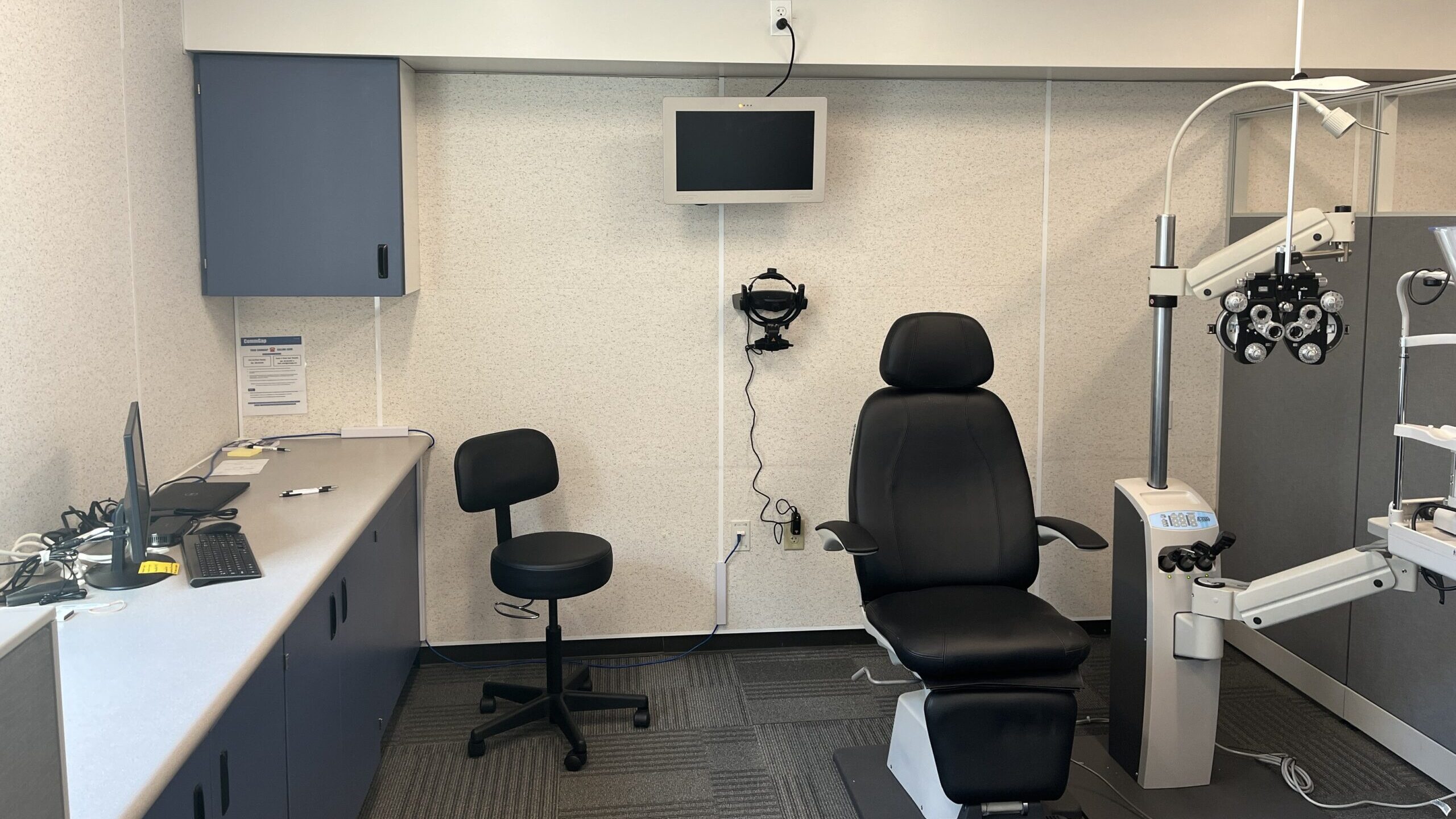 A room with vision assemssment equipment....