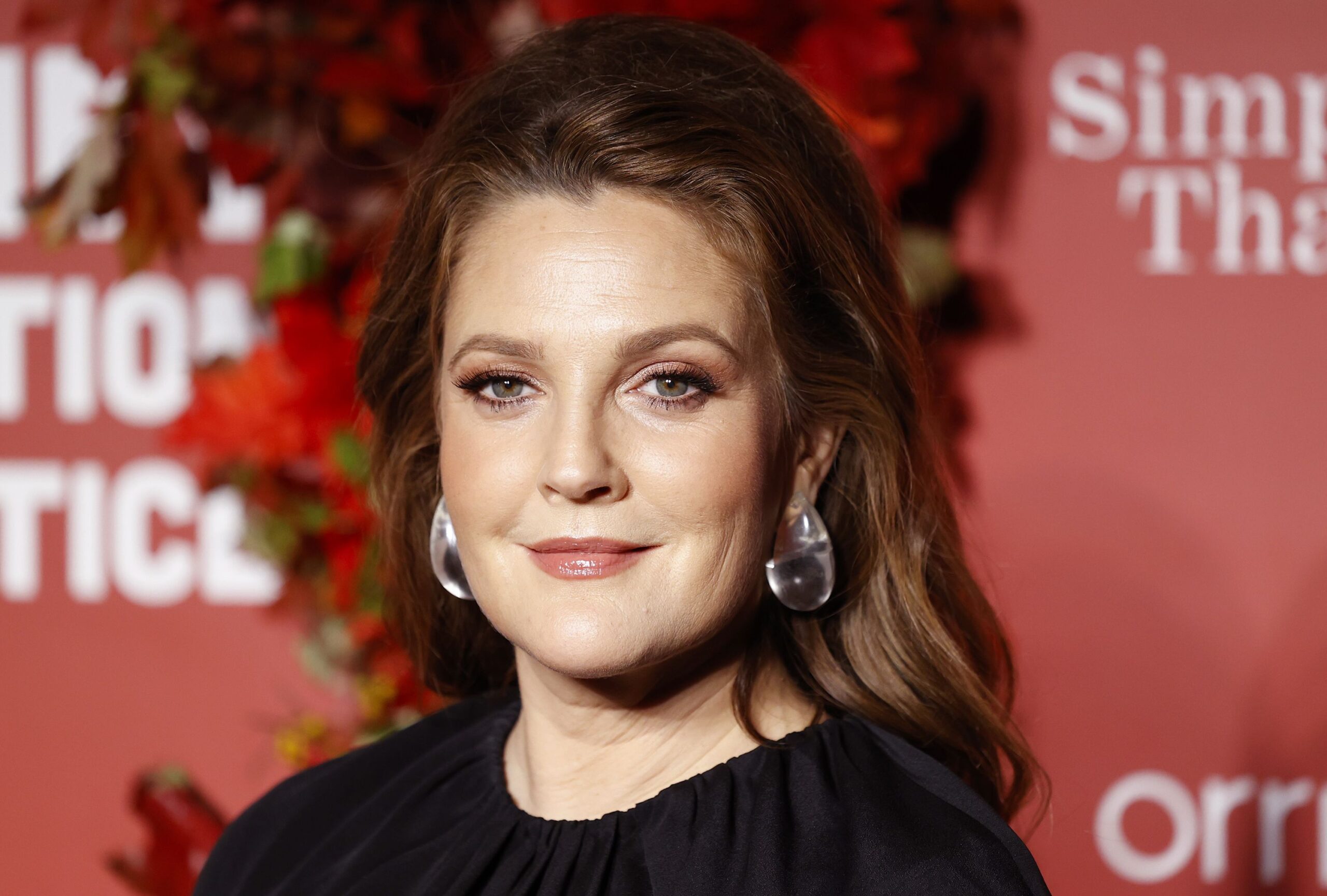Drew Barrymore and ‘The Talk’ pause show returns as writers and actors(02)