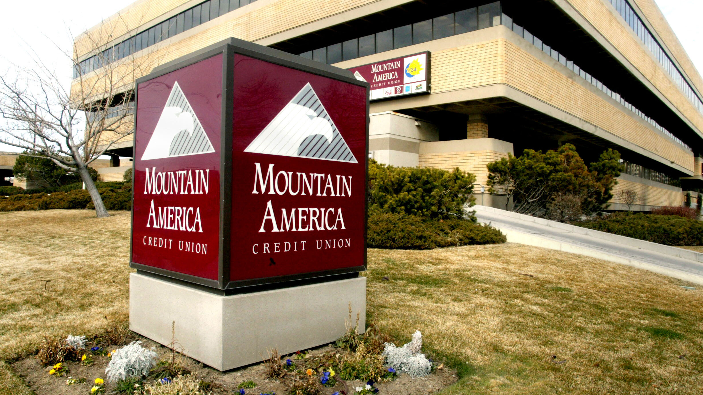 Utah-owned Mountain America CU, among top-5 best businesses - Mountain America Credit Union Midvale Ut