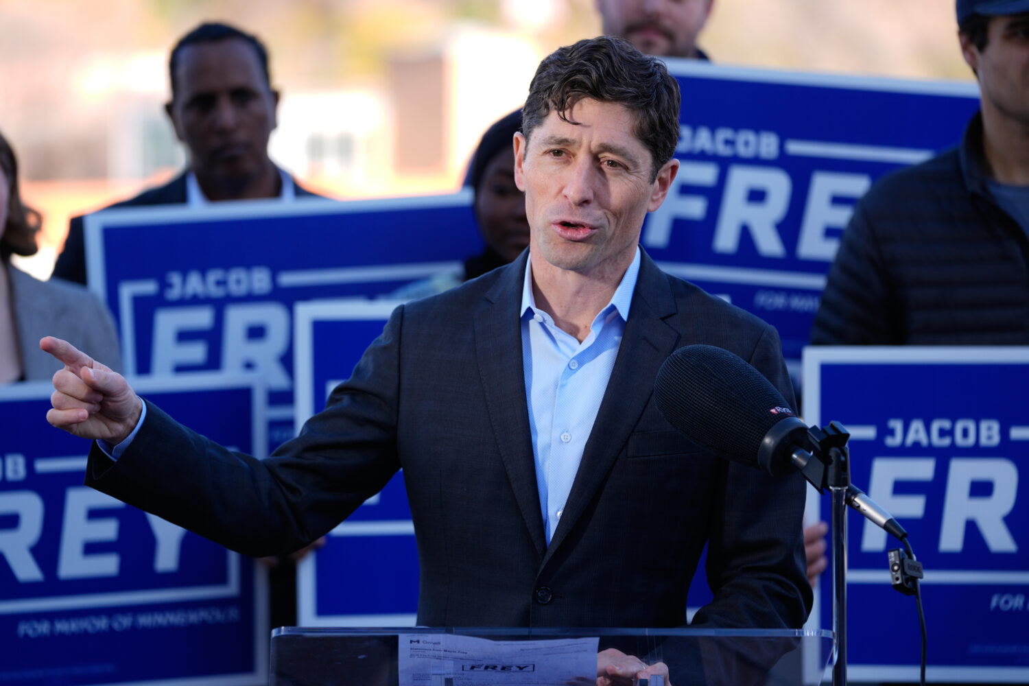 The mayor of Minneapolis said Sunday that sending active duty soldiers into Minnesota to help with ...