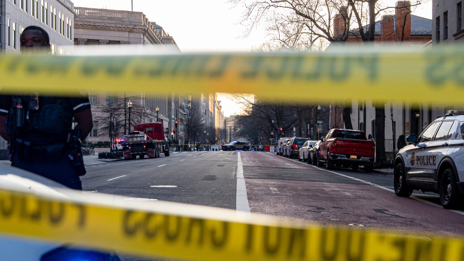 Washington Metropolitan Police Department officers block the streets around the White House as memb...